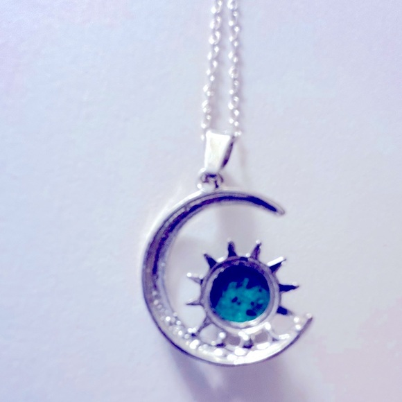 NWOT Necklace Green Zoisite stone Sun, Crescent Moon, silvertone chain 18” - Picture 4 of 4